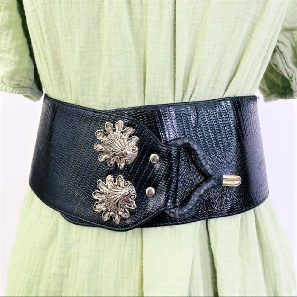 Statement Belt! Faux Leather Snake Embossed w/ Silvertone Detail